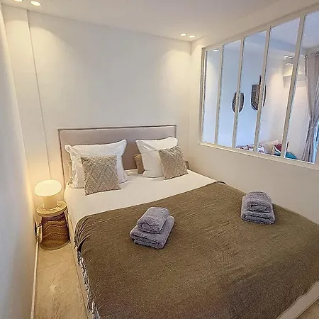 Henri Camille Agency - Copacabana- Charming Palm 펜션 *