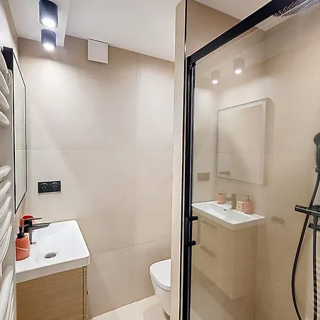 Henri Camille Real Estate -copacabana - Adorable Au Palm * Канны