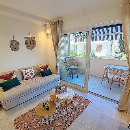 Henri Camille Agency - Copacabana- Charming Palm *